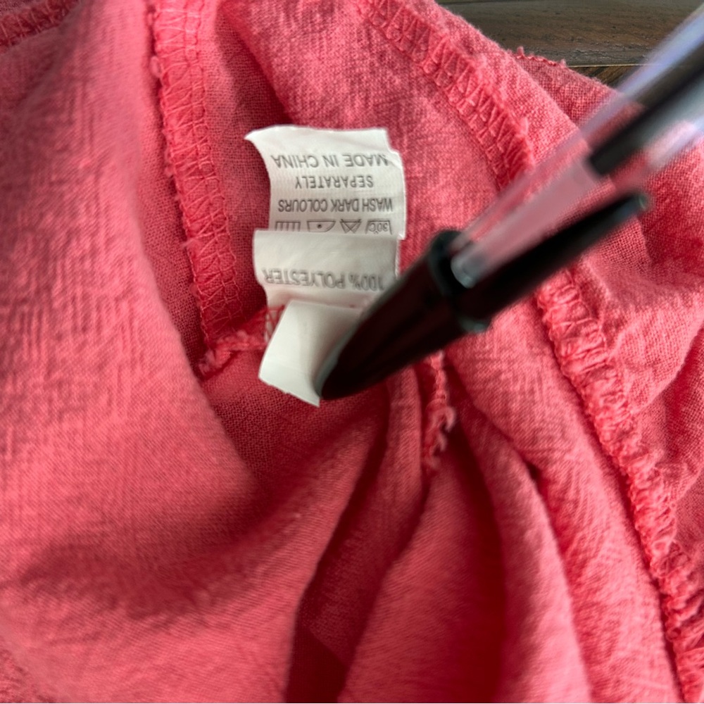 Pink‎ Ruffle Hem V-Neck Top - Picture 10 of 11